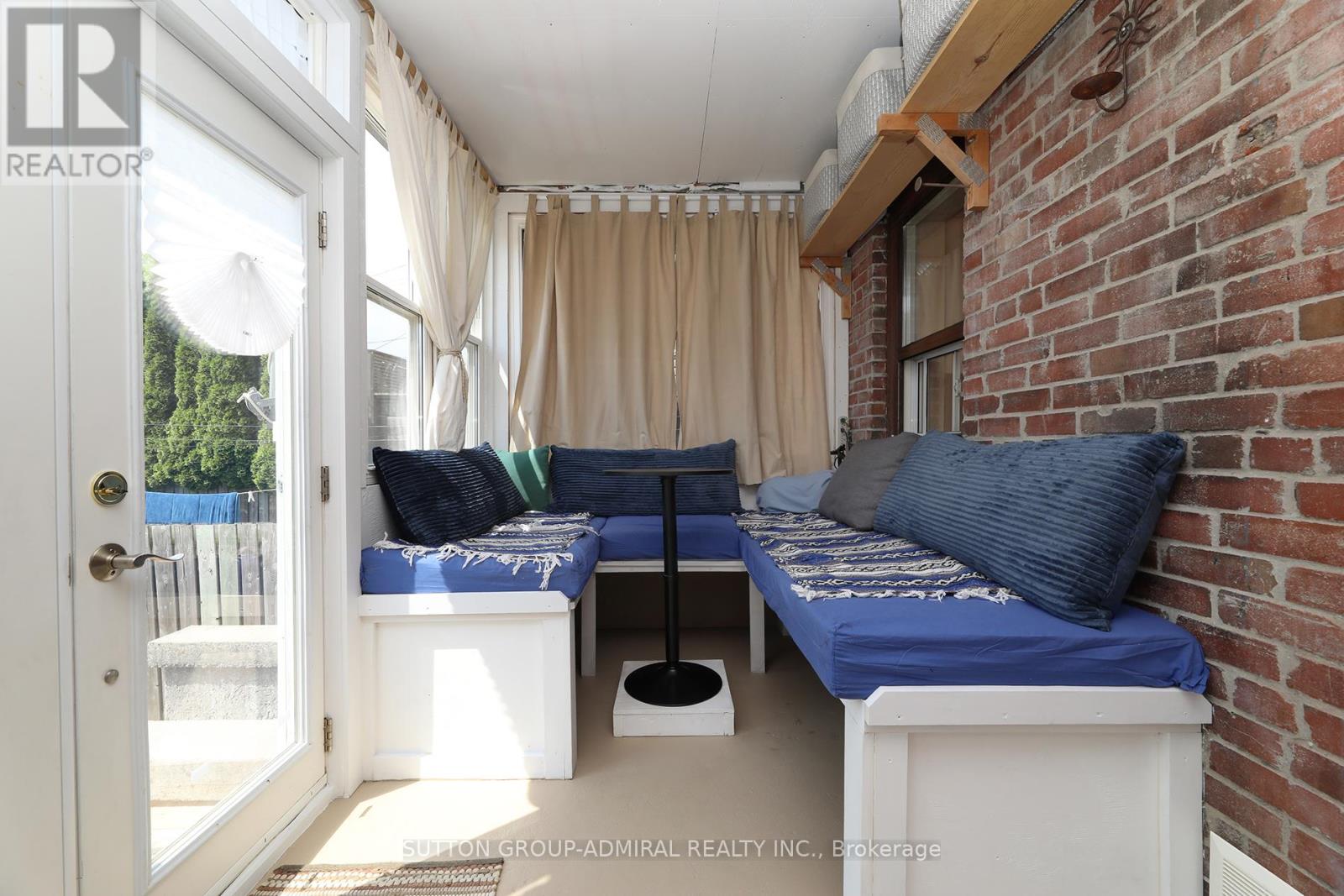 21 Wallace Avenue, Toronto, Ontario  M6H 1T6 - Photo 10 - W13433754