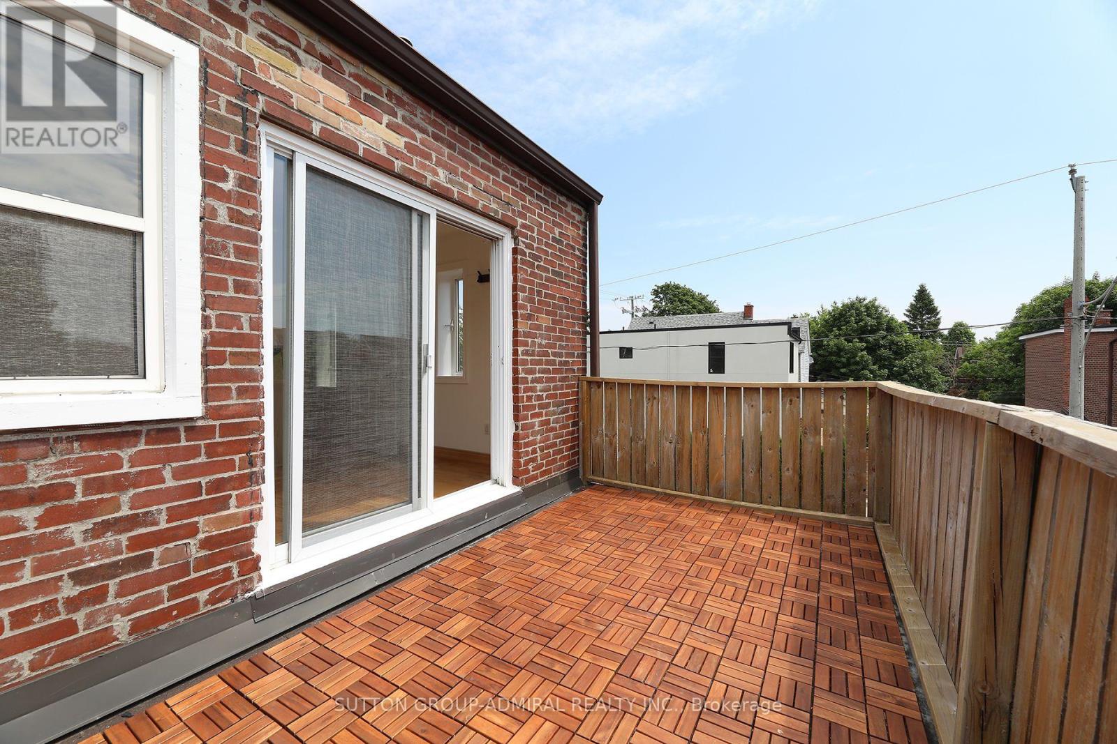 21 Wallace Avenue, Toronto, Ontario  M6H 1T6 - Photo 17 - W13433754