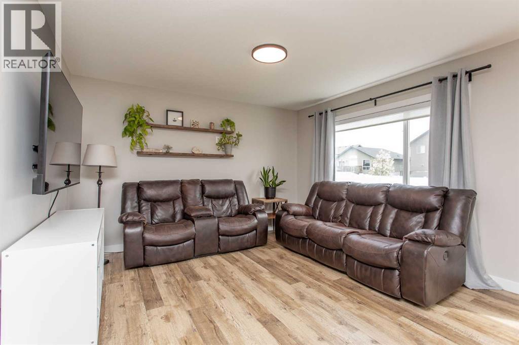 71 Bardwell Way, Sylvan Lake, Alberta  T4S 0V4 - Photo 9 - A2315209