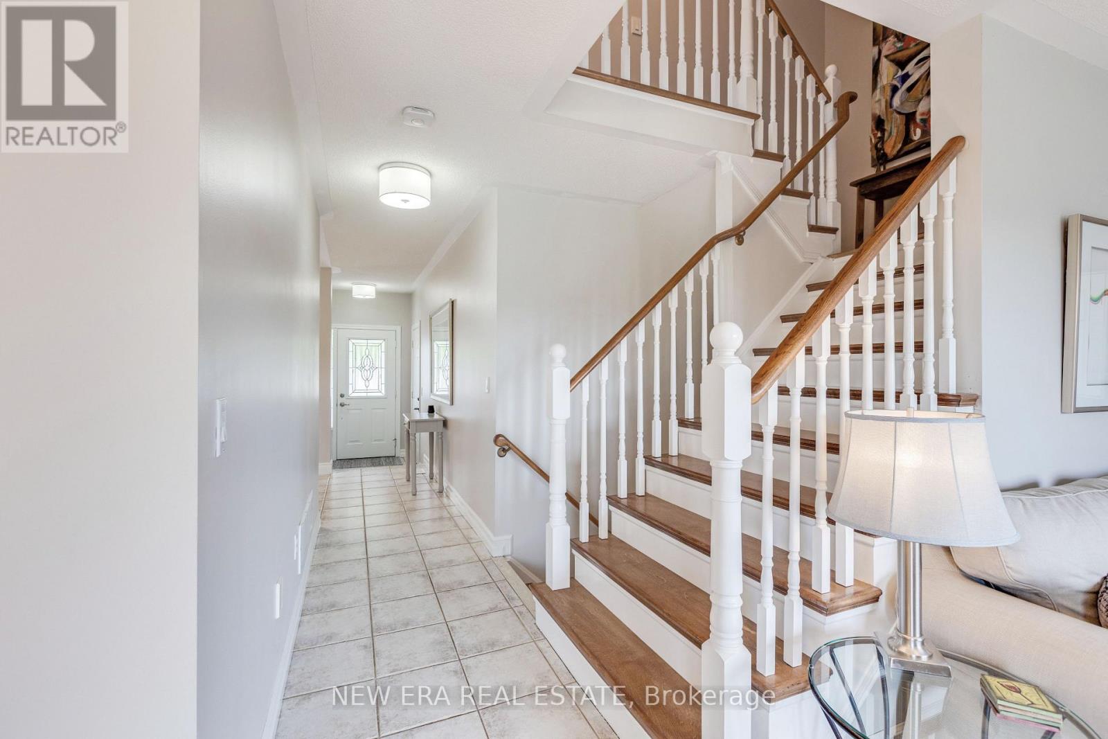 44 Millcliff Circle, Aurora, Ontario  L4G 7N7 - Photo 6 - N13436284