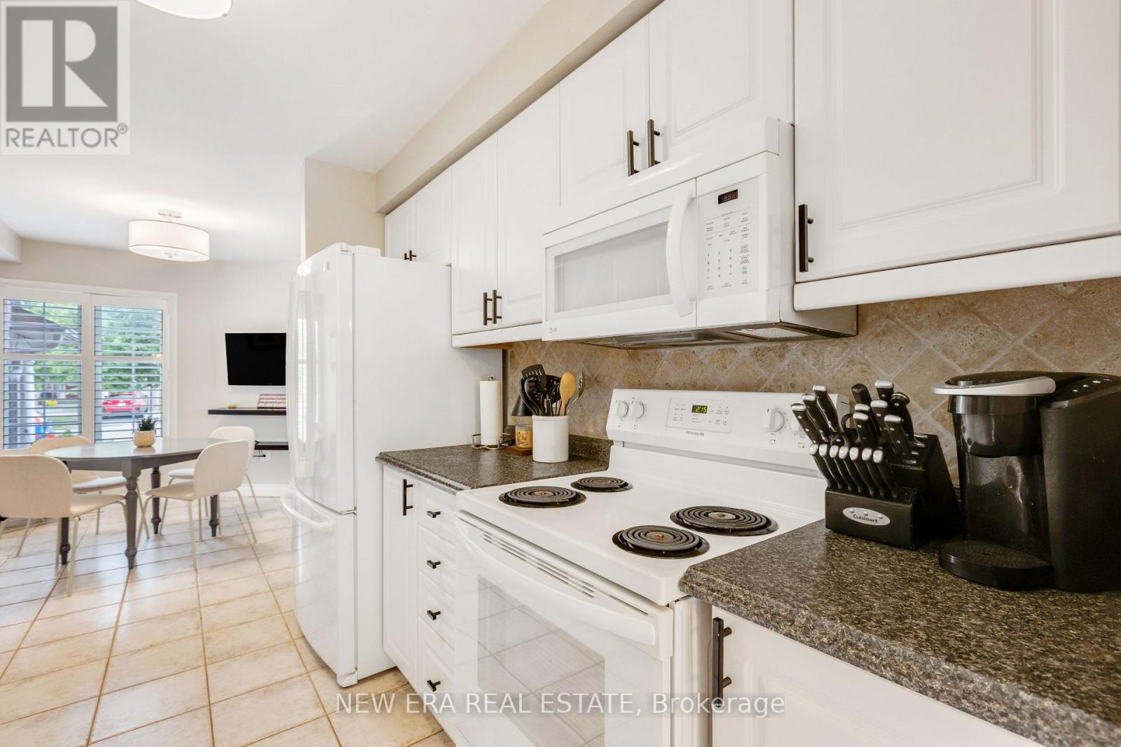 44 Millcliff Circle, Aurora, Ontario  L4G 7N7 - Photo 8 - N13436284