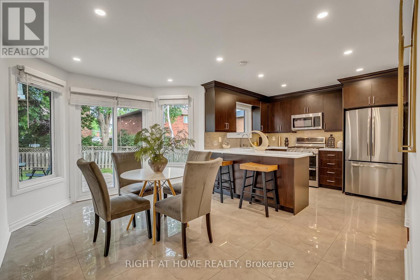 317 Atha Avenue, Richmond Hill, Ontario  L4C 6A8 - Photo 11 - N13436378