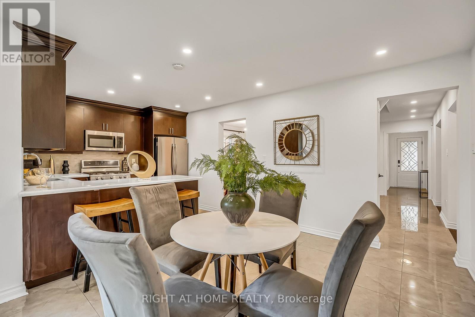 317 Atha Avenue, Richmond Hill, Ontario  L4C 6A8 - Photo 14 - N13436378