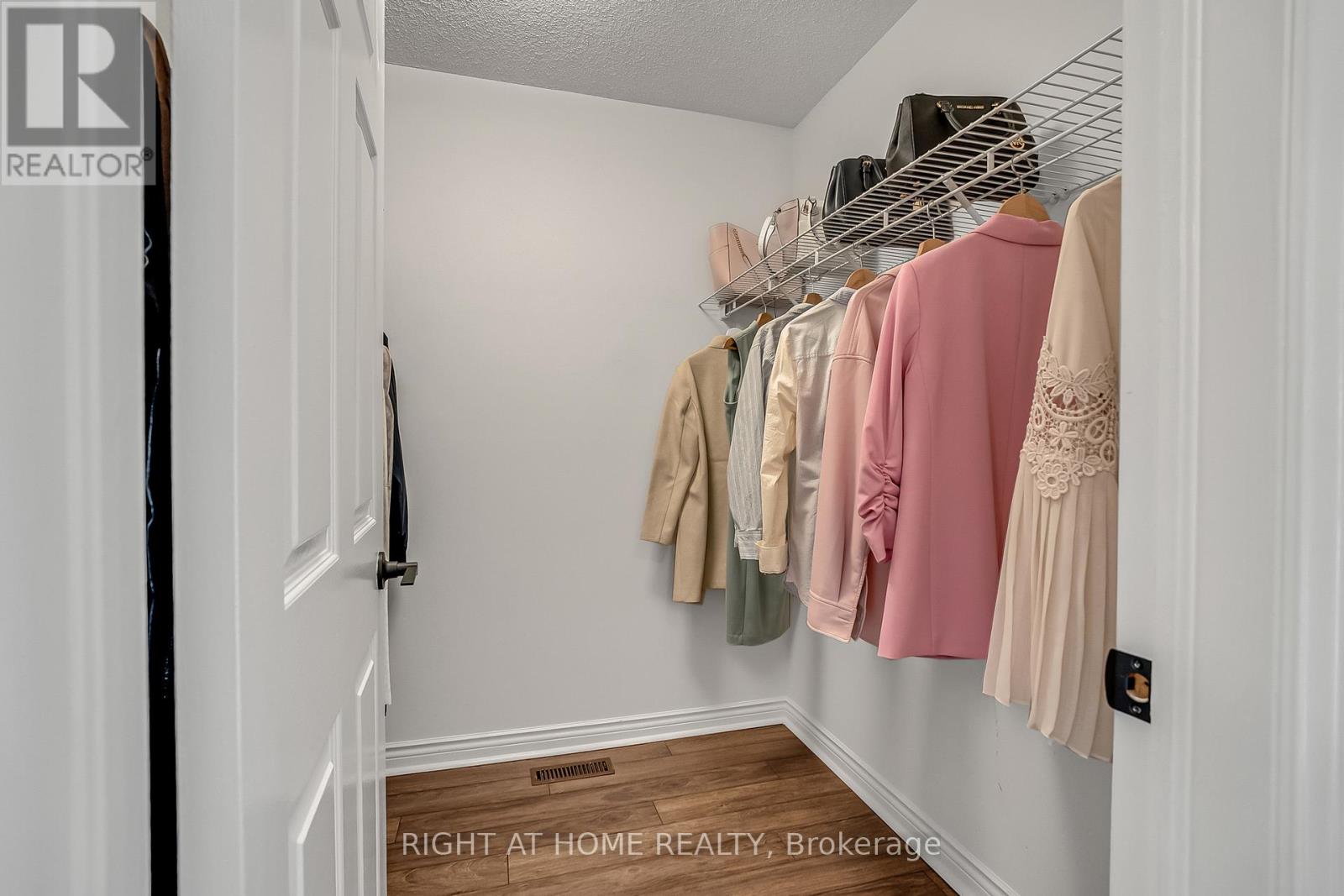317 Atha Avenue, Richmond Hill, Ontario  L4C 6A8 - Photo 21 - N13436378