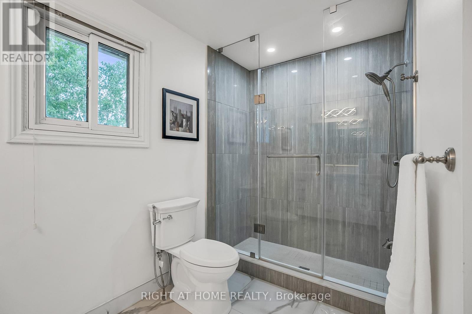 317 Atha Avenue, Richmond Hill, Ontario  L4C 6A8 - Photo 23 - N13436378