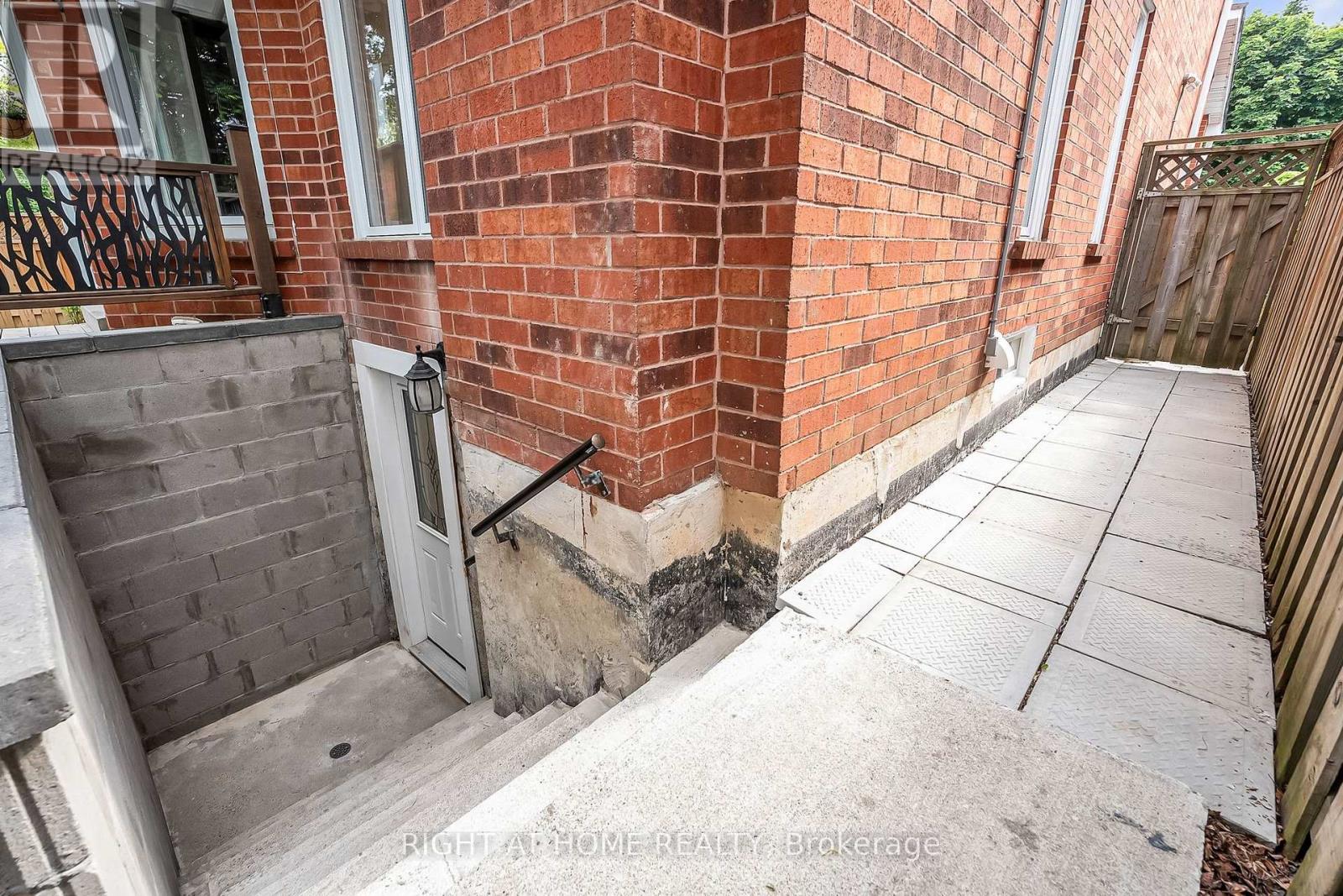 317 Atha Avenue, Richmond Hill, Ontario  L4C 6A8 - Photo 39 - N13436378