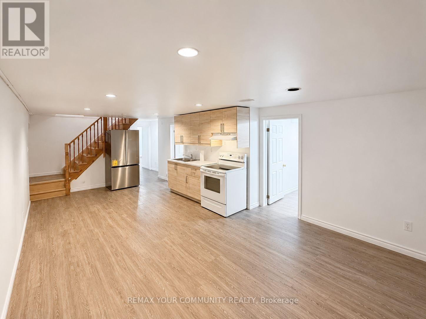 Lower Unit - 77 Beswick Drive, Newmarket, Ontario  L3Y 1E8 - Photo 3 - N13436384