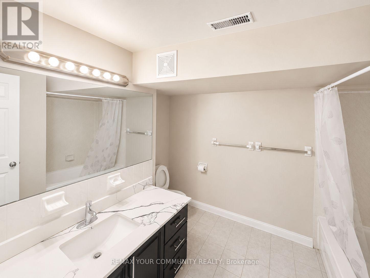 Lower Unit - 77 Beswick Drive, Newmarket, Ontario  L3Y 1E8 - Photo 6 - N13436384