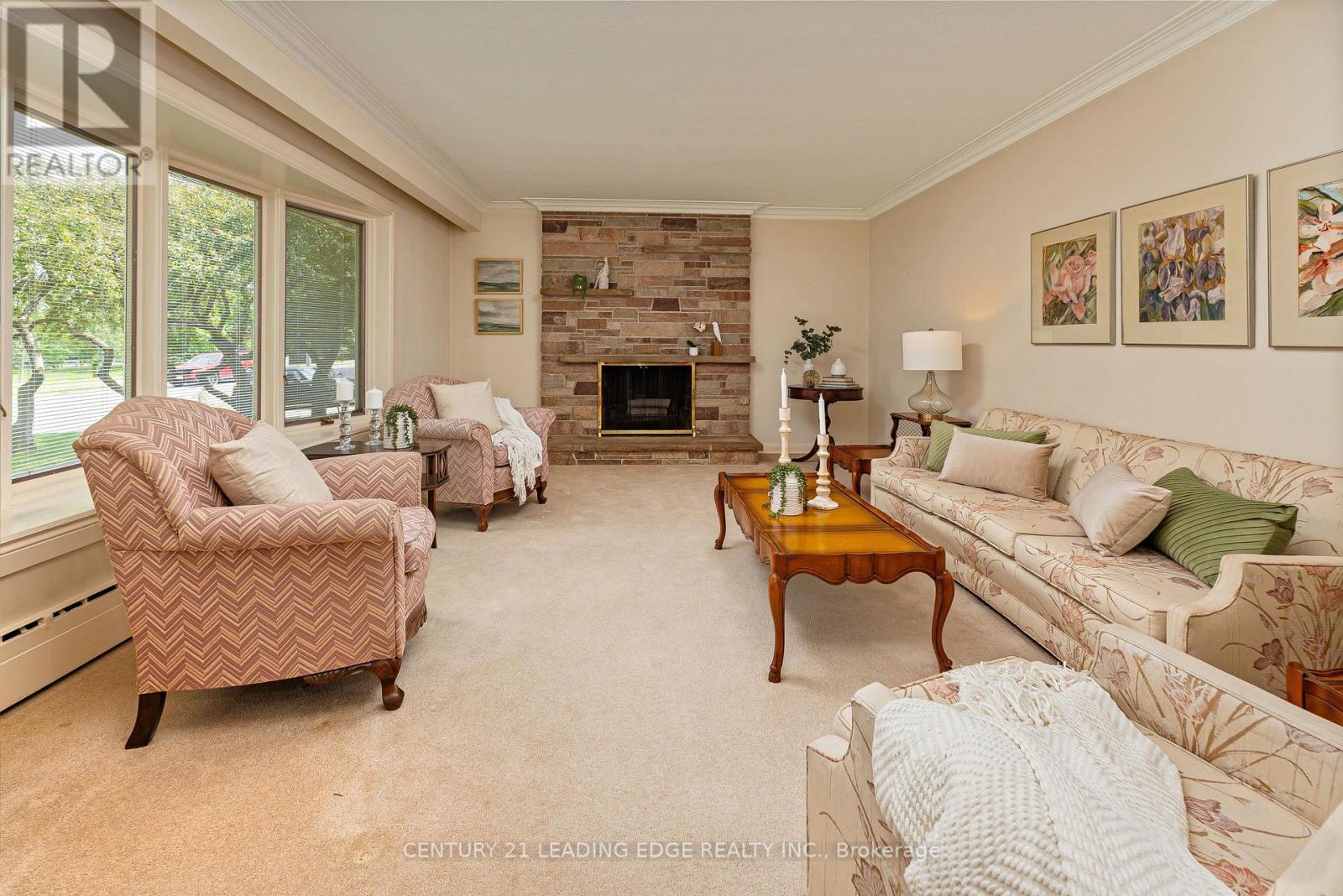 6 Paramount Road, Markham, Ontario  L3P 2V8 - Photo 3 - N13436388
