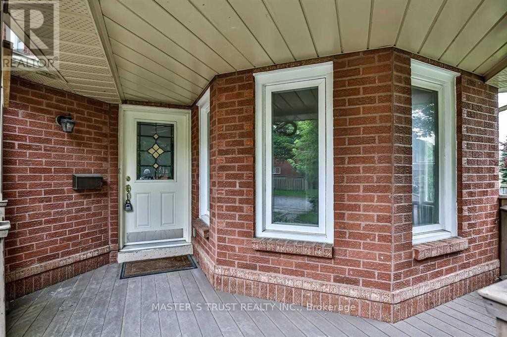 92 Cavalry Trail, Markham, Ontario  L3R 9H8 - Photo 3 - N13436394