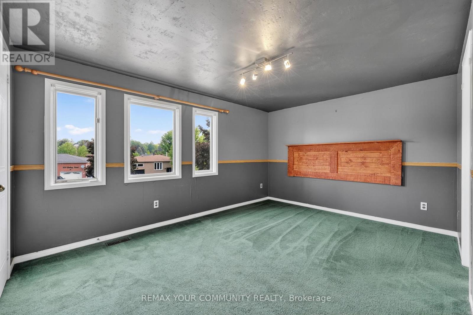82 Ondrey Street, Bradford West Gwillimbury (Bradford), Ontario  L3Z 2W9 - Photo 12 - N13436402