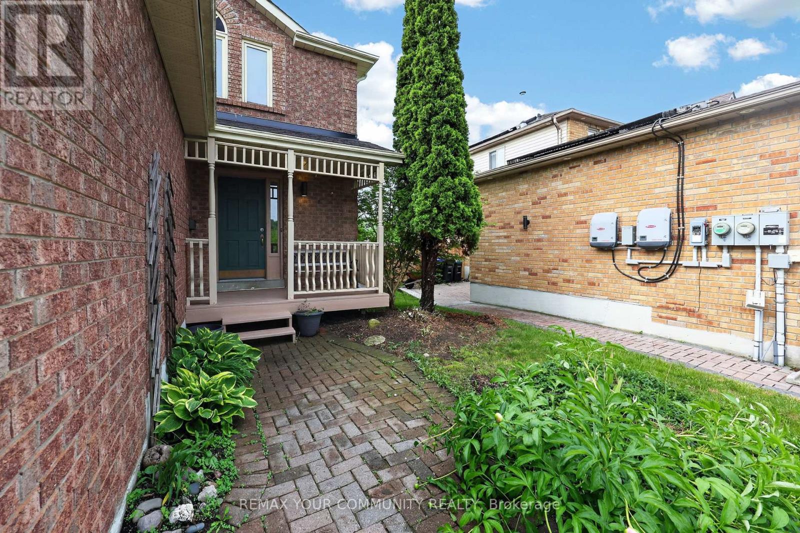 82 Ondrey Street, Bradford West Gwillimbury (Bradford), Ontario  L3Z 2W9 - Photo 2 - N13436402