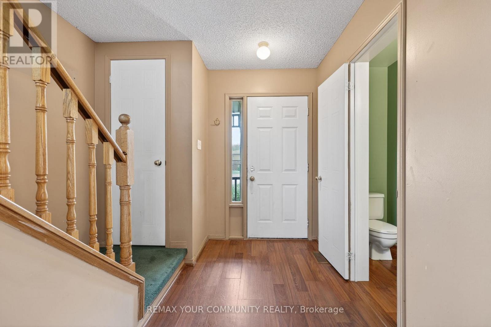 82 Ondrey Street, Bradford West Gwillimbury (Bradford), Ontario  L3Z 2W9 - Photo 4 - N13436402
