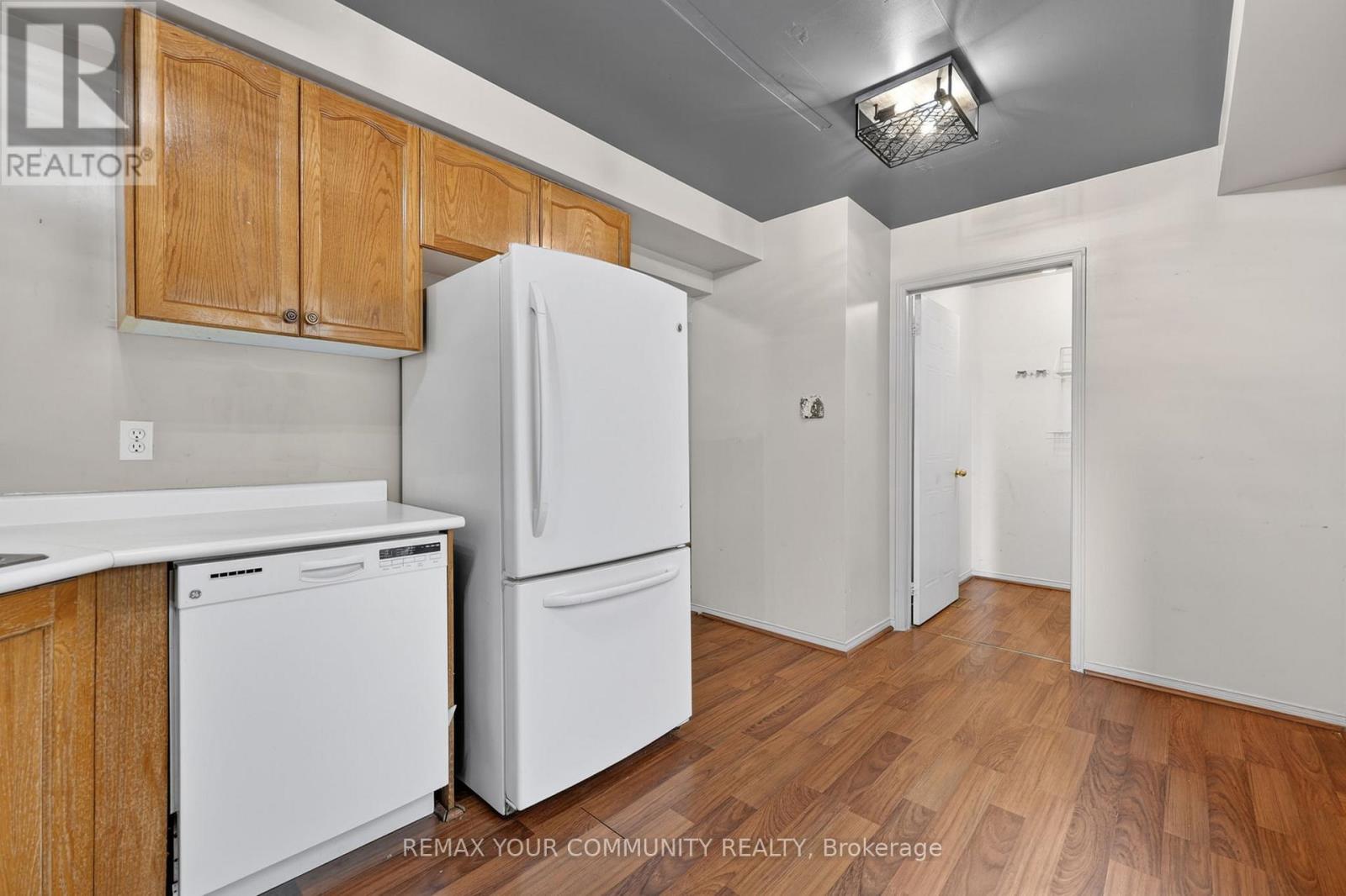 82 Ondrey Street, Bradford West Gwillimbury (Bradford), Ontario  L3Z 2W9 - Photo 6 - N13436402