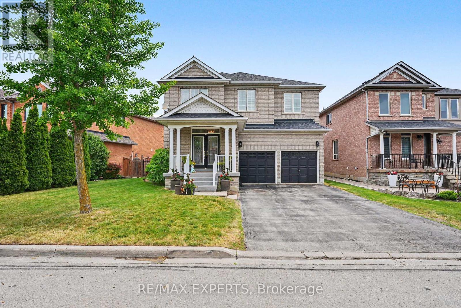 15 Arrowood Crescent, Vaughan, Ontario  L4H 2R4 - Photo 2 - N13436504
