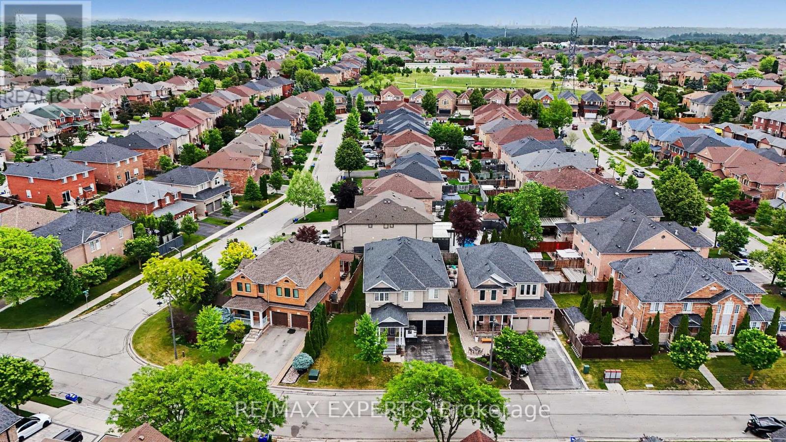 15 Arrowood Crescent, Vaughan, Ontario  L4H 2R4 - Photo 5 - N13436504