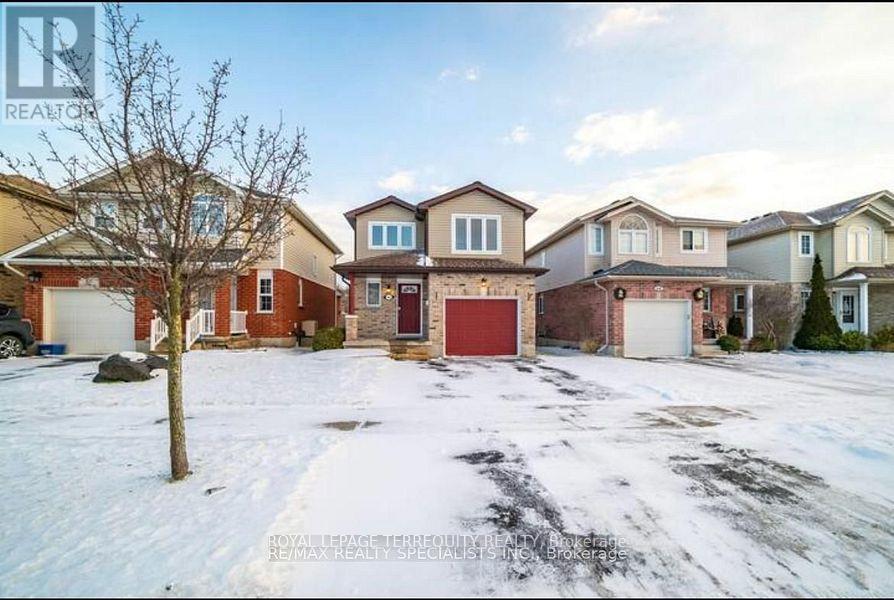 60 EVERGLADE CRESCENT, Kitchener, Ontario