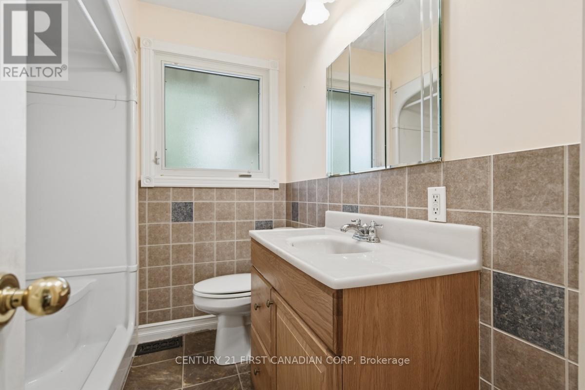 454 Beachwood Avenue, London South, Ontario N6J 3K1 - Photo 25 - X13436732