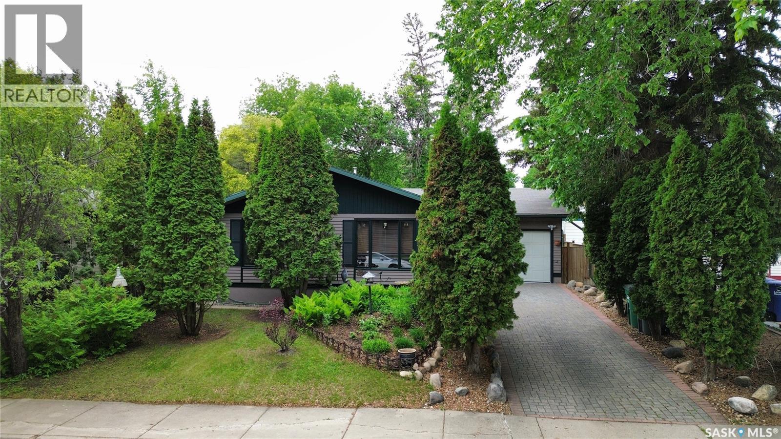 75 Richmond Crescent, Saskatoon, Saskatchewan  S7K 1A9 - Photo 1 - SK039167