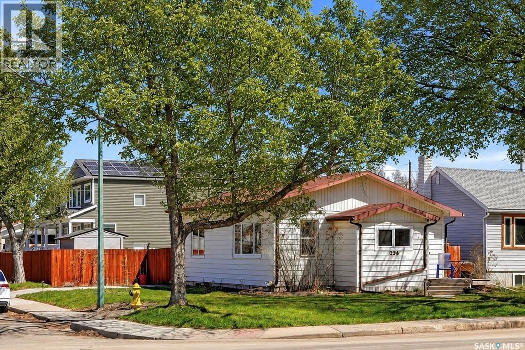 234 Broadway Avenue, Regina, Saskatchewan  S4N 1B3 - Photo 1 - SK039111
