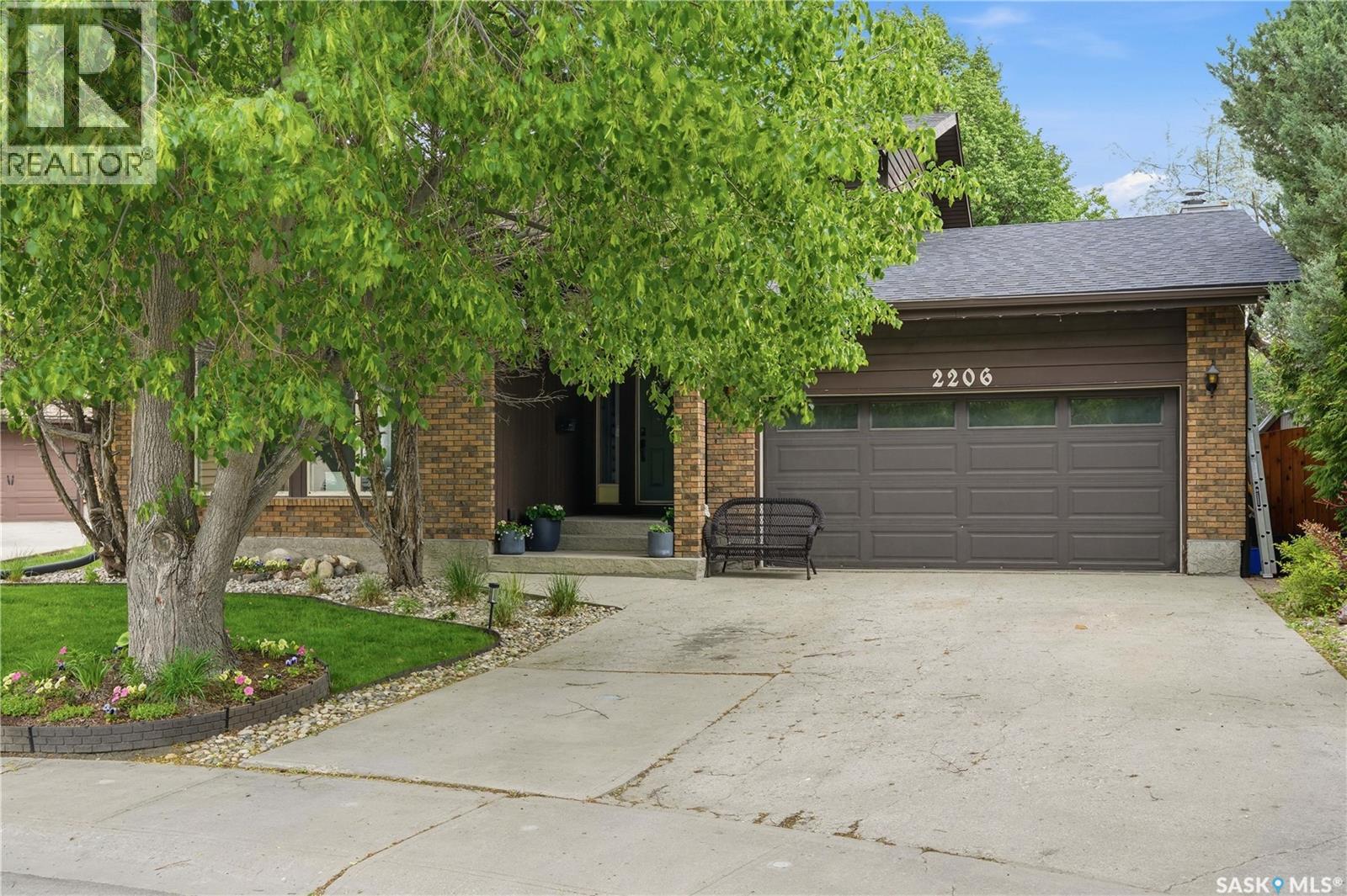 2206 Hanover Crescent E, Regina, Saskatchewan  S4V 0Z6 - Photo 1 - SK039098