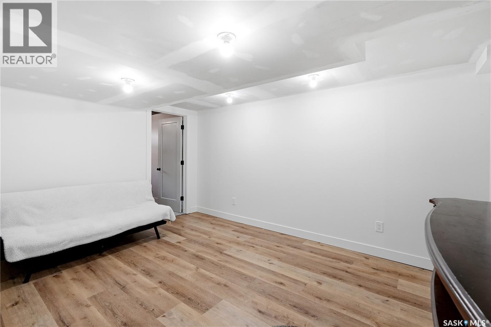 2206 Hanover Crescent E, Regina, Saskatchewan  S4V 0Z6 - Photo 45 - SK039098