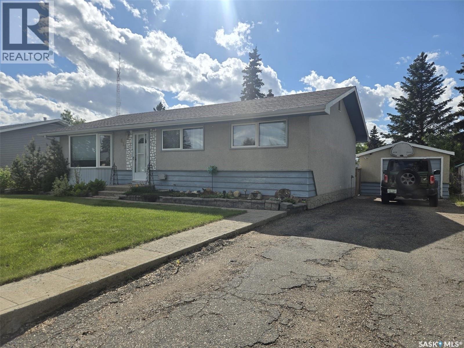 613 3rd Street W, Wilkie, Saskatchewan  S0K 4W0 - Photo 2 - SK039035