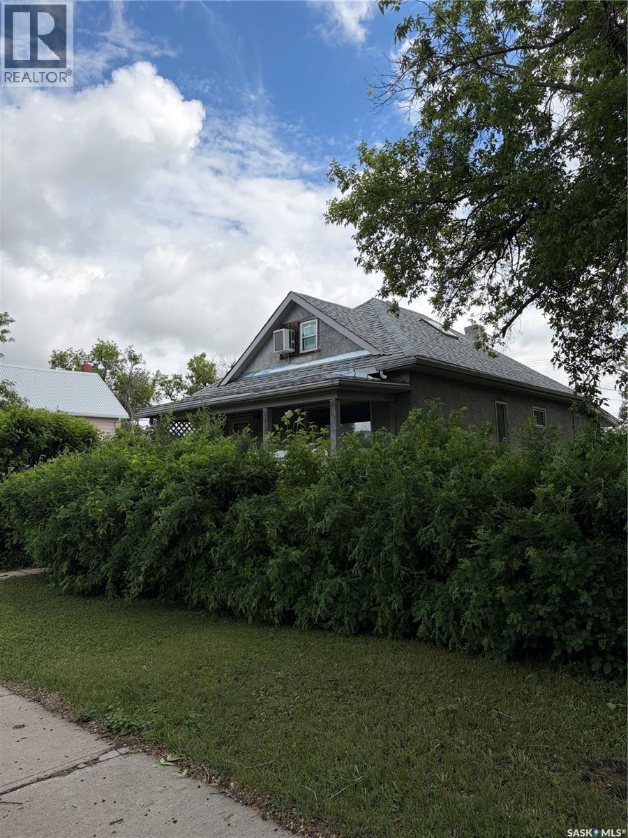 1603 Garnet Street, Regina, Saskatchewan  S4T 2Z1 - Photo 2 - SK038970