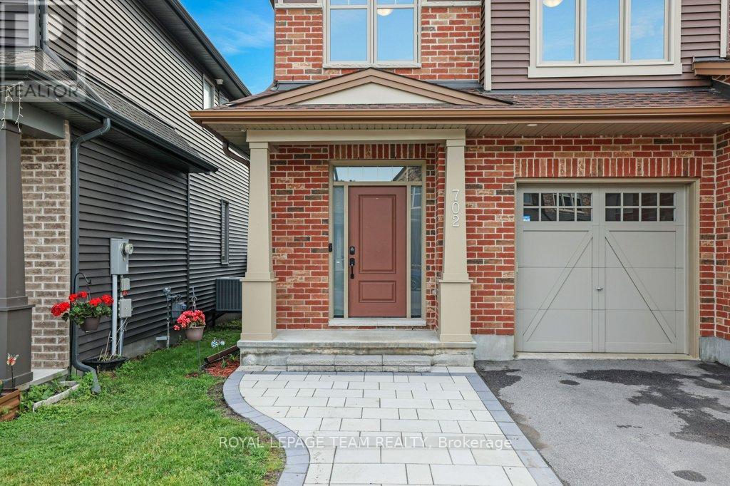 702 Vivera Place, Ottawa, Ontario  K2S 2M8 - Photo 3 - X13436628