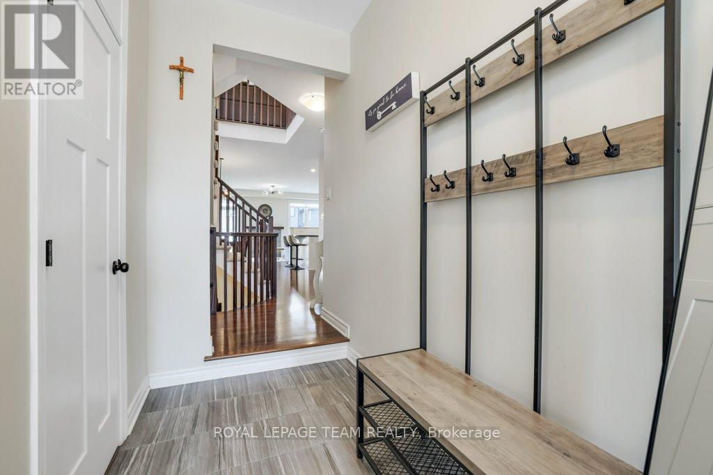 702 Vivera Place, Ottawa, Ontario  K2S 2M8 - Photo 4 - X13436628