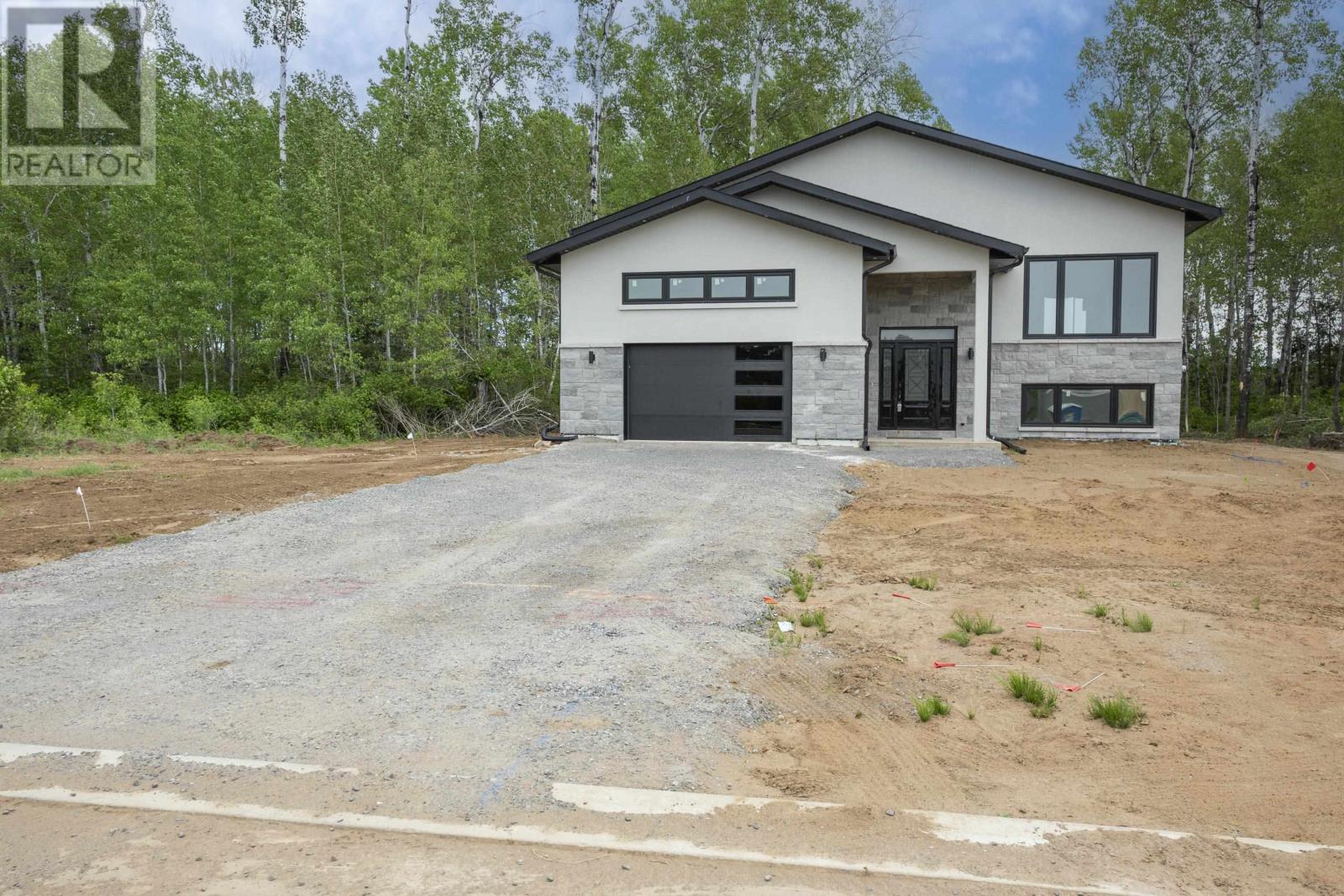 3435 King George's Park Dr., Thunder Bay, Ontario  P7K 1K8 - Photo 4 - TB2601467