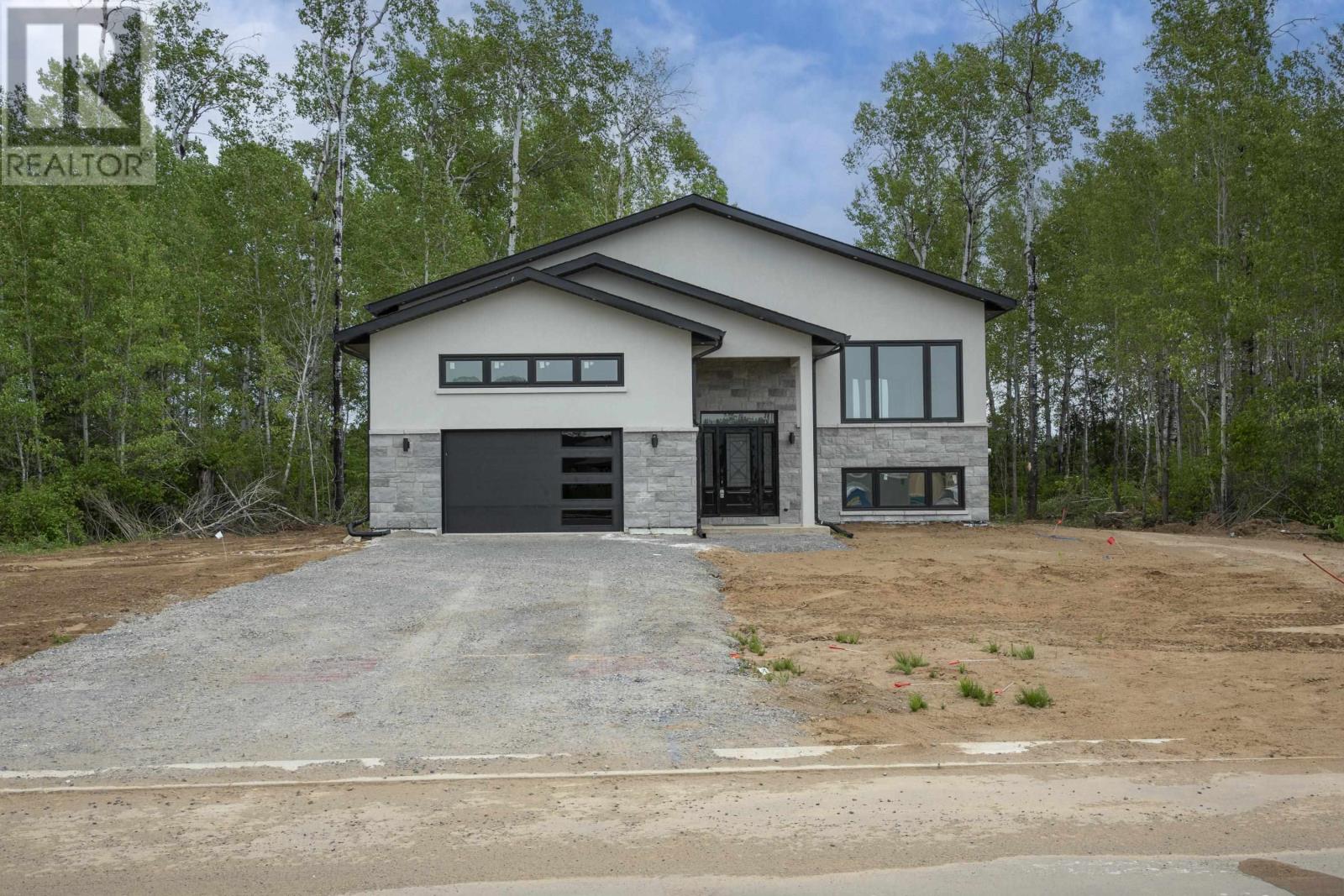 3435 King George's Park Dr., Thunder Bay, Ontario  P7K 1K8 - Photo 6 - TB2601467