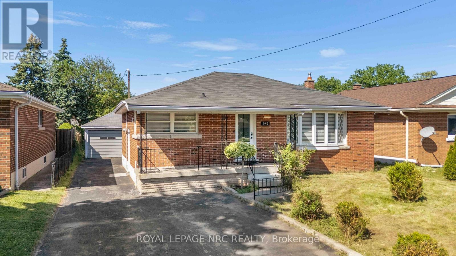959 Mohawk Road E, Hamilton, Ontario  L8T 2R9 - Photo 1 - X13436724