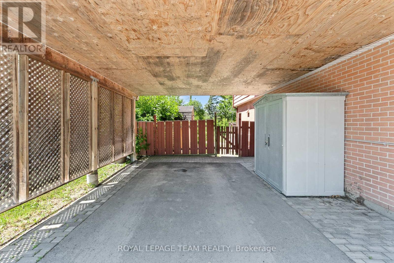 961 Greenbriar Avenue, Ottawa, Ontario  K2C 0J8 - Photo 3 - X13423548