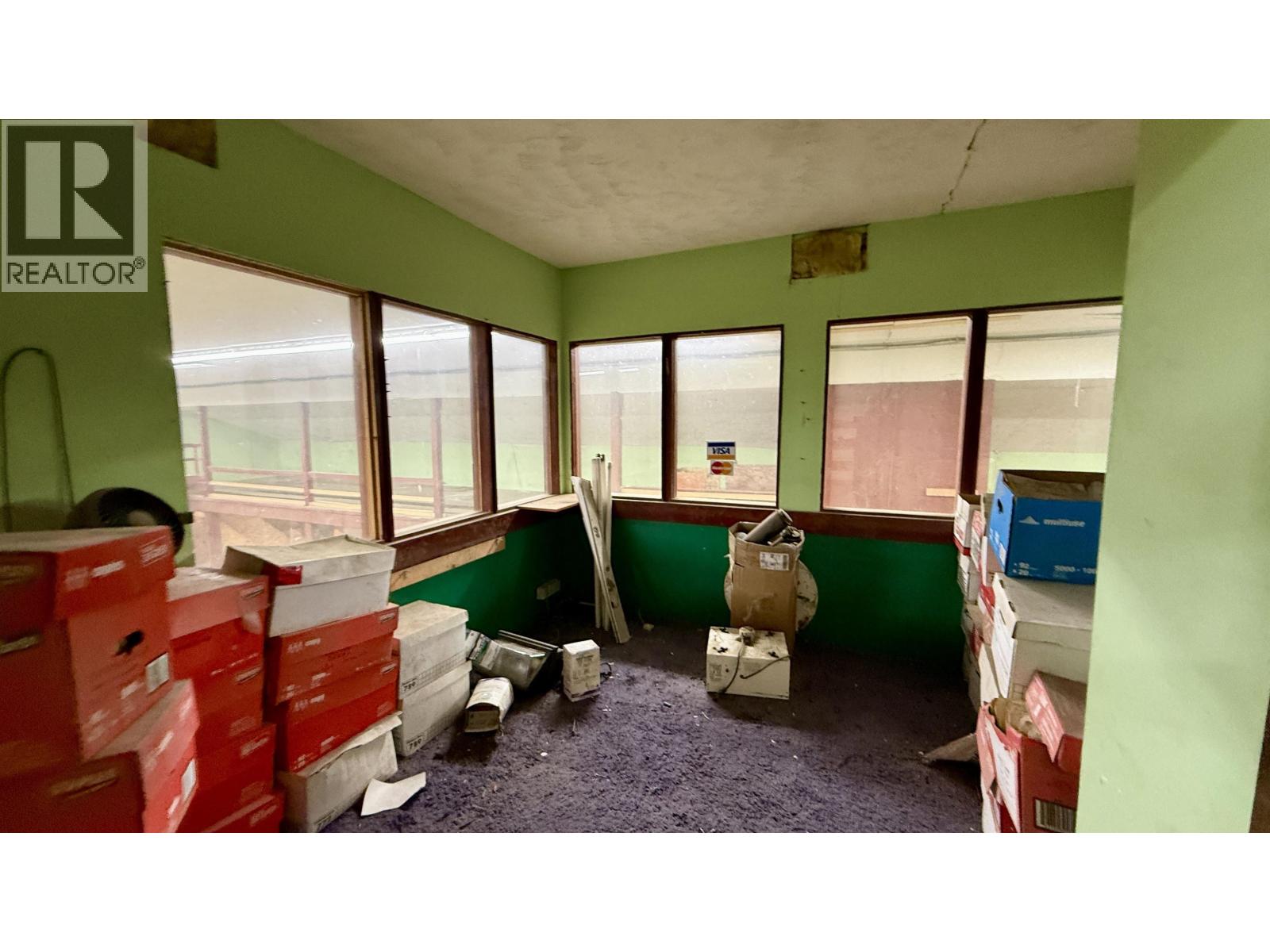 4945 Easzee Drive, 108 Mile Ranch, British Columbia  V0K 2Z0 - Photo 10 - C8075364