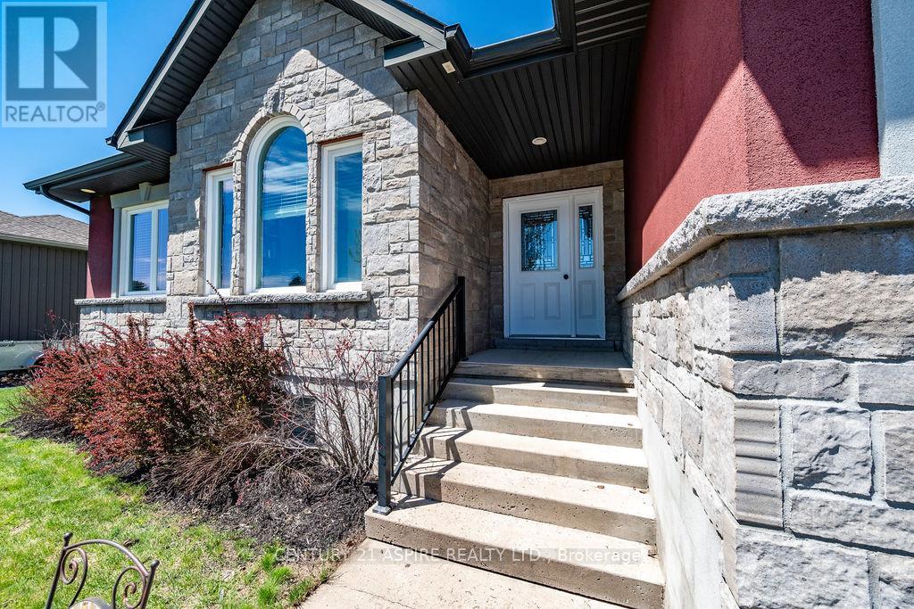 7 Nick Street, Petawawa, Ontario  K8H 0B7 - Photo 4 - X13436782