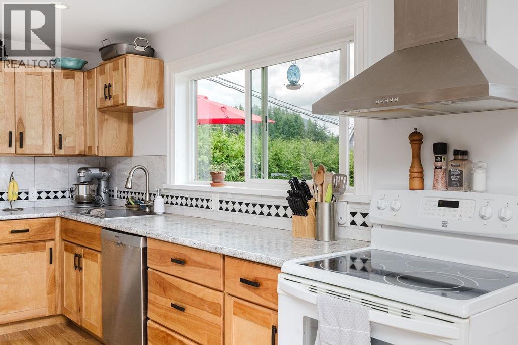 1515 Thompson Road, Gibsons, British Columbia  V0N 1V6 - Photo 12 - R3135324