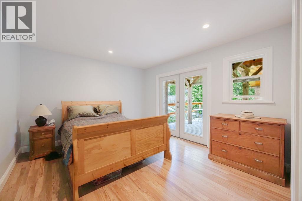 1515 Thompson Road, Gibsons, British Columbia  V0N 1V6 - Photo 14 - R3135324