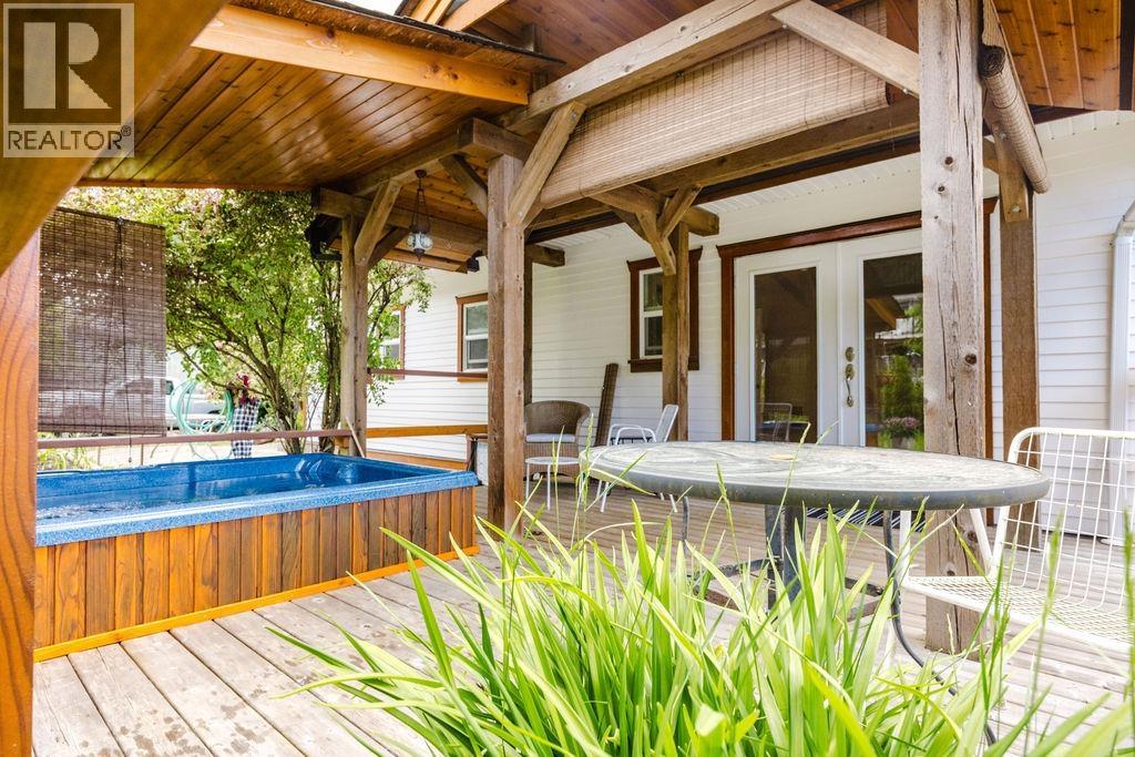 1515 Thompson Road, Gibsons, British Columbia  V0N 1V6 - Photo 18 - R3135324