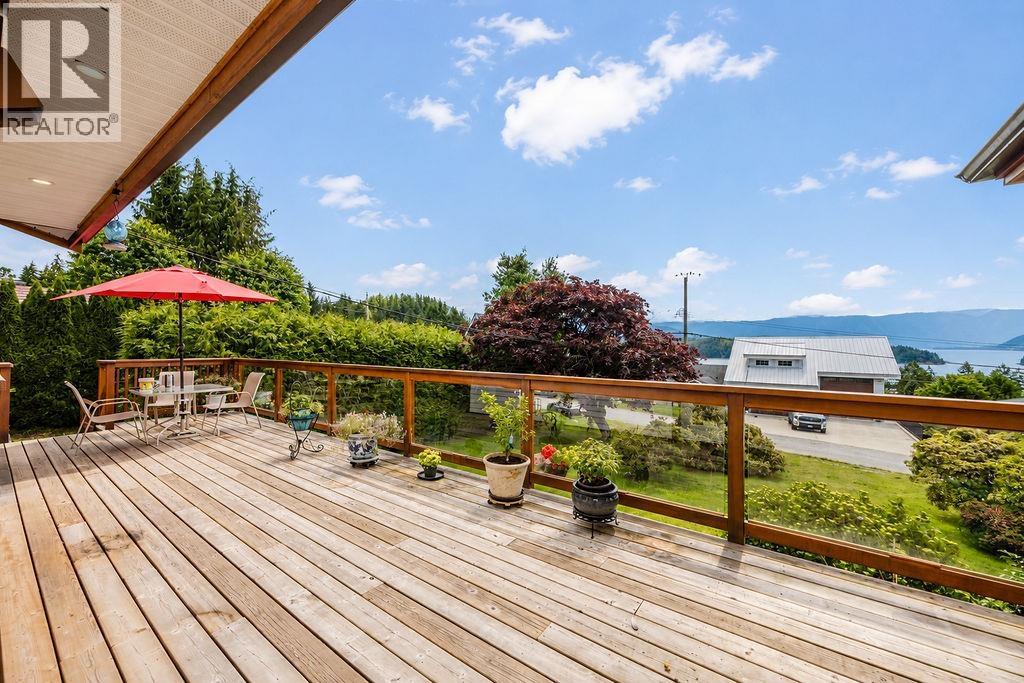 1515 Thompson Road, Gibsons, British Columbia  V0N 1V6 - Photo 24 - R3135324