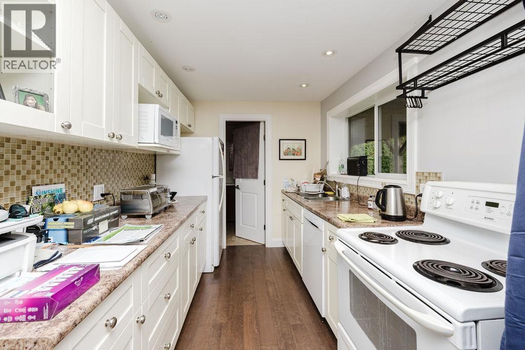 1515 Thompson Road, Gibsons, British Columbia  V0N 1V6 - Photo 27 - R3135324