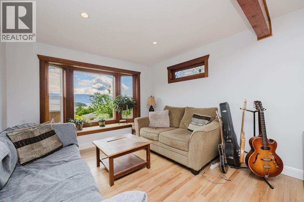 1515 Thompson Road, Gibsons, British Columbia  V0N 1V6 - Photo 4 - R3135324