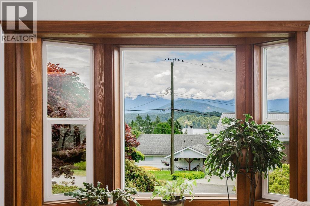 1515 Thompson Road, Gibsons, British Columbia  V0N 1V6 - Photo 7 - R3135324