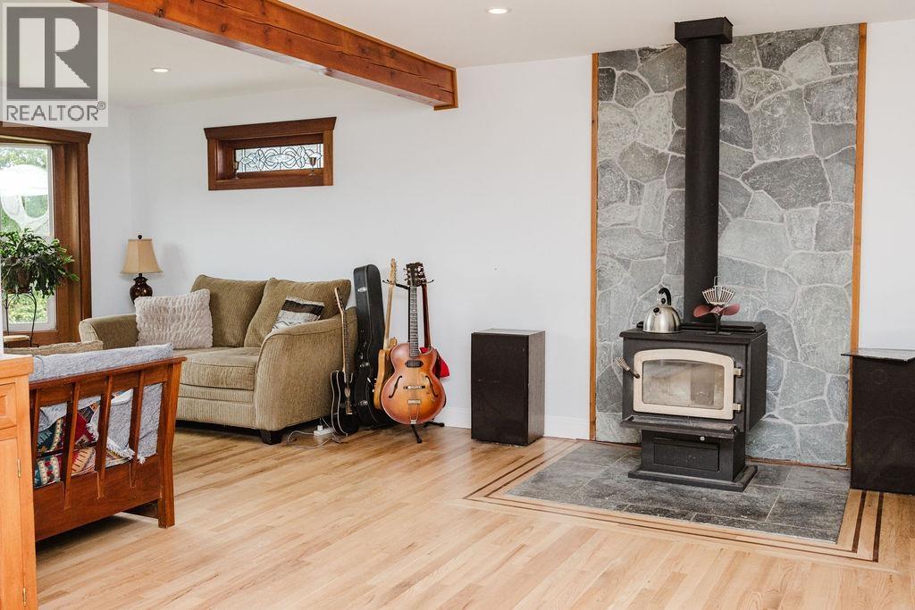 1515 Thompson Road, Gibsons, British Columbia  V0N 1V6 - Photo 8 - R3135324