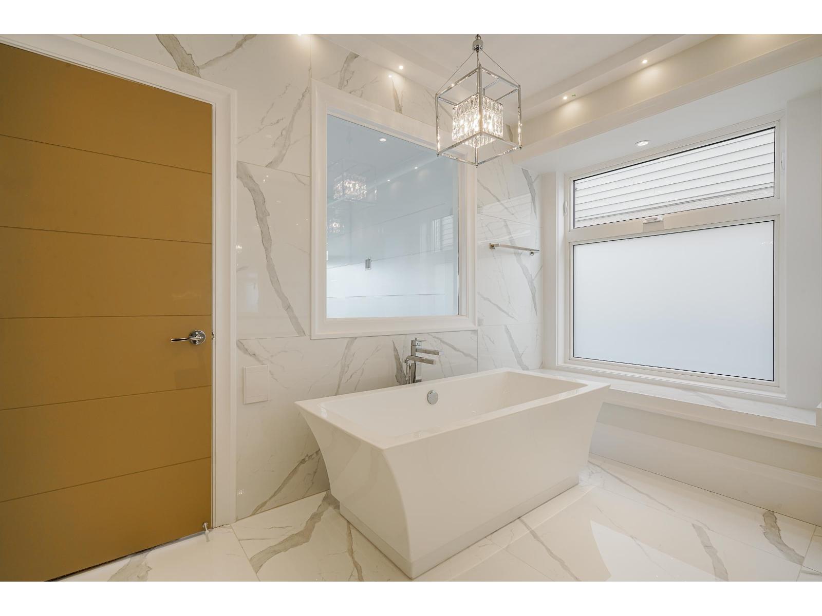 15729 Cliff Avenue, White Rock, British Columbia  V4B 1W3 - Photo 39 - R3135240