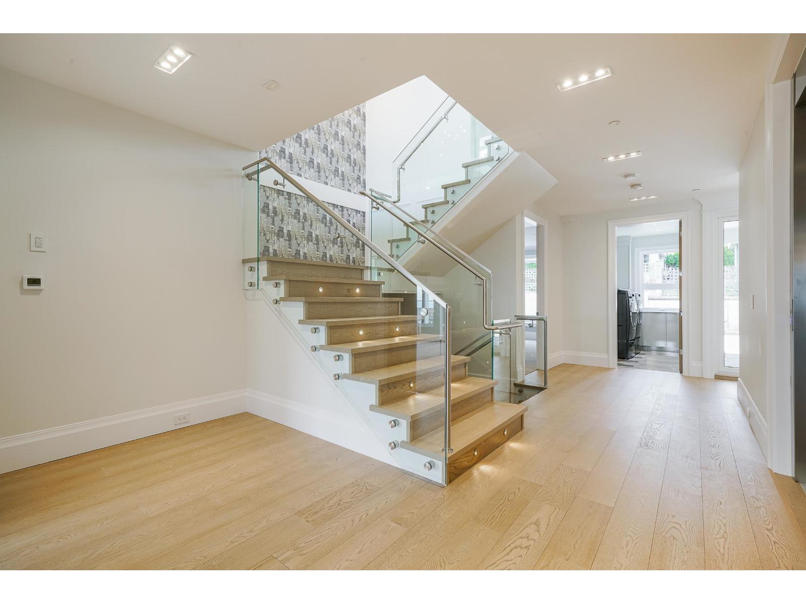 15729 Cliff Avenue, White Rock, British Columbia  V4B 1W3 - Photo 26 - R3135240