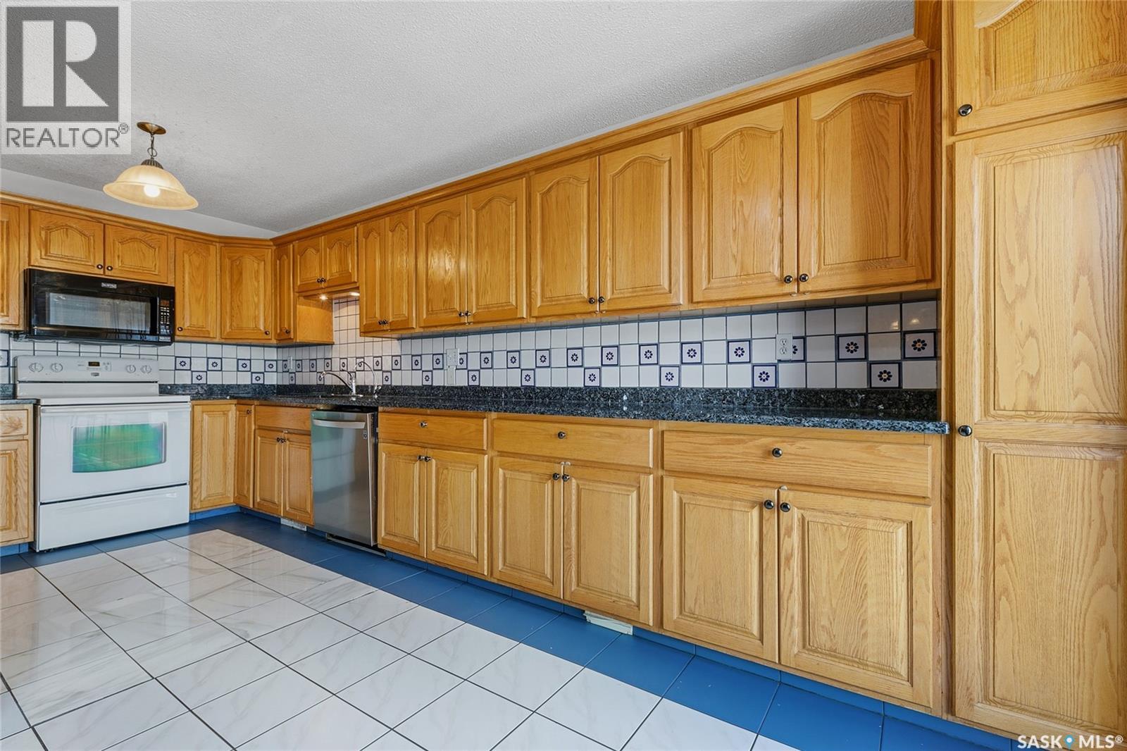 986 Rowell Crescent N, Regina, Saskatchewan  S4X 2A6 - Photo 6 - SK039050