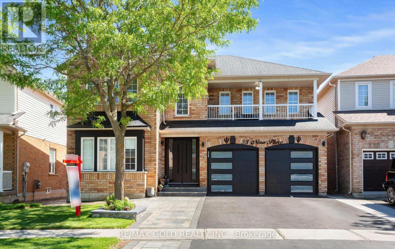 33 Nina Place, Brampton, Ontario  L7A 2E1 - Photo 2 - W13418294