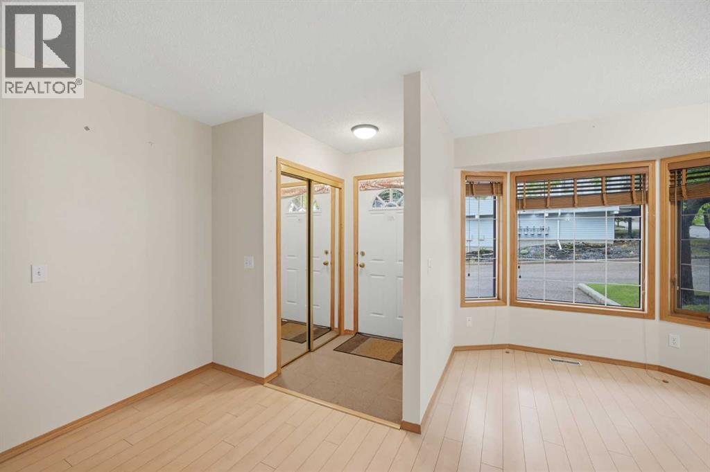42 Patina Point Sw, Calgary, Alberta  T3H 3J7 - Photo 8 - A2318193