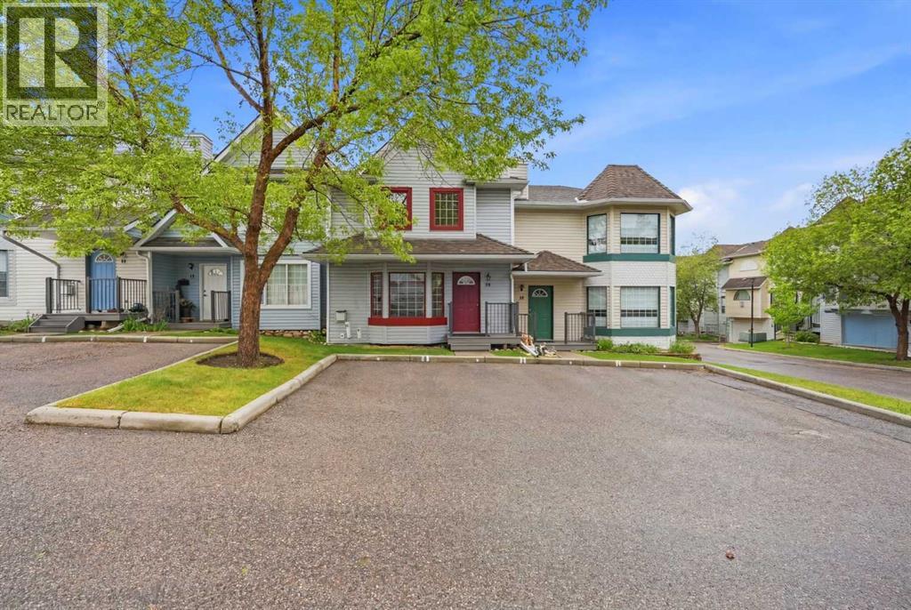 42 Patina Point Sw, Calgary, Alberta  T3H 3J7 - Photo 3 - A2318193
